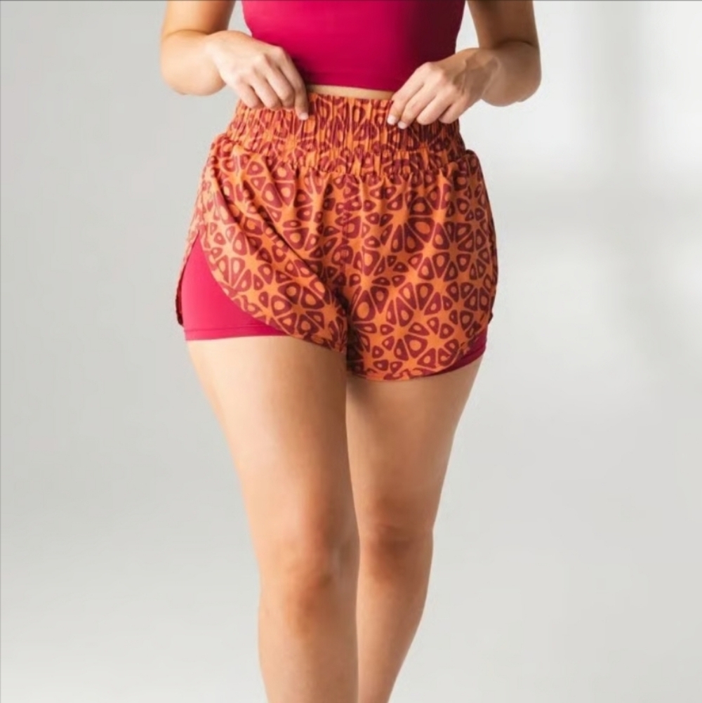 Vitality X Cosmopolitan Vista Shorts In Wildberry